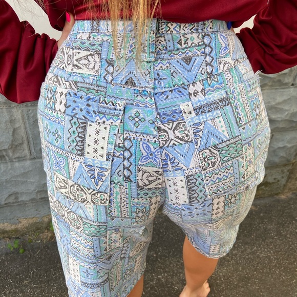 Vintage Abstract High Waist Shorts - Picture 10 of 10